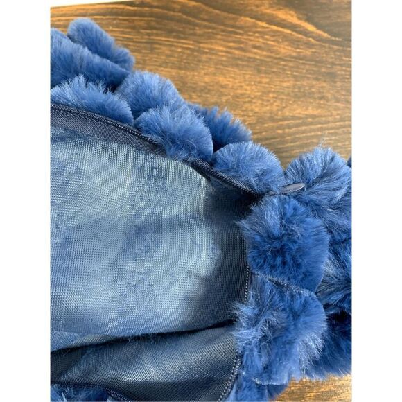 Royal Blue 2 Set Chenille Striped Pillowcases 18x18" - Picture 3 of 5